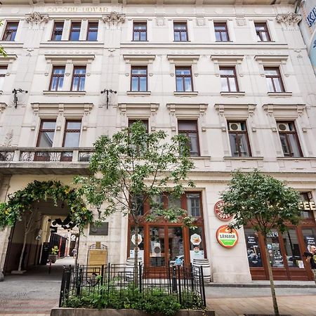 Ace Of Spades Gozsdu Budapeste Exterior foto